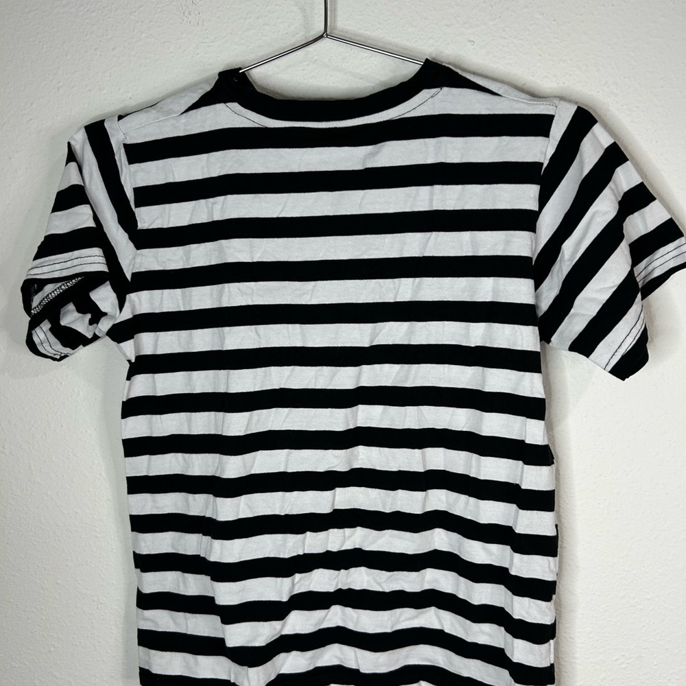 Boys Black & White Striped T-Shirt Size 10/12 Short Sleeve Crew Neck - Picture 4 of 4